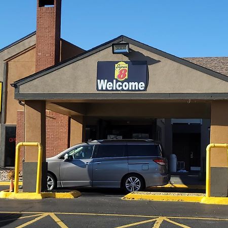 Super 8 By Wyndham Kansas City Airport North Exterior photo