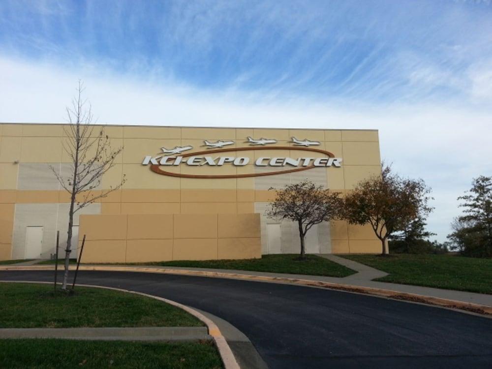 Super 8 By Wyndham Kansas City Airport North Exterior photo